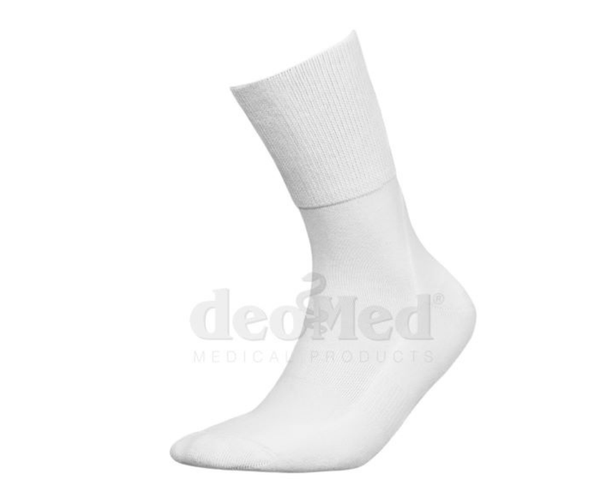 3-kerroksinen Silver sukka antaa suojaa jaloillesi. Kiristämätön sukka on vahvistettu pohjasta. Sukka on erittäin suosittu malli myös diabeetikoille. Hyvä olo!
